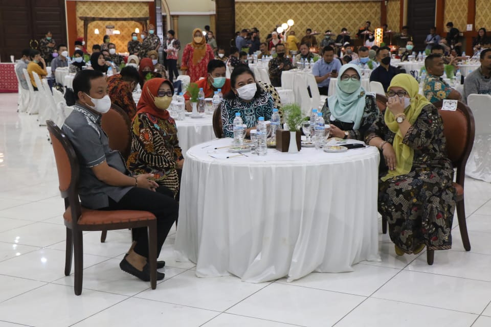 Bupati Mundjidah Wahab Hadiri Tax Gathering dan Mengapresiasi Wajib Pajak