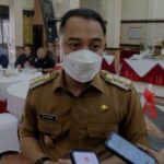 Walkot Surabaya Eri Cahyadi Minta Seluruh Staf Swab Test Antigen secara Bergilir