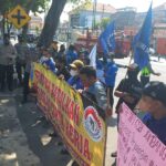 Gaji Tak Kunjung Naik, Buruh di Jombang Gelar Unjuk Rasa