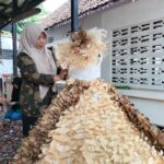 Moment Agustus, Persewaan Kostum Berbahan Limbah di Jombang Raup Omzet Puluhan Juta