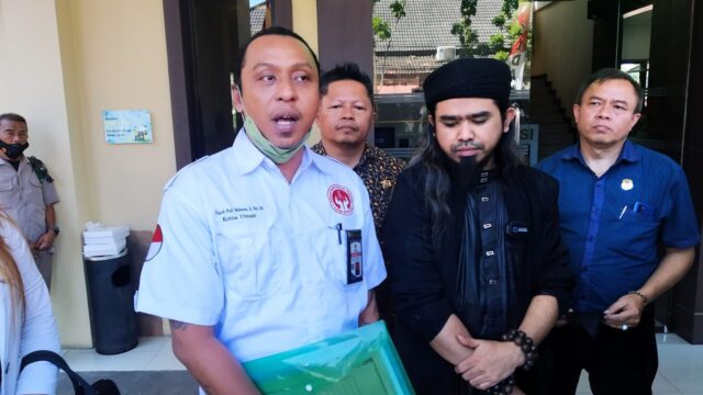 Cemarkan Nama Baik, Samsudin Laporkan Pesulap Merah ke SPKT Polda Jatim