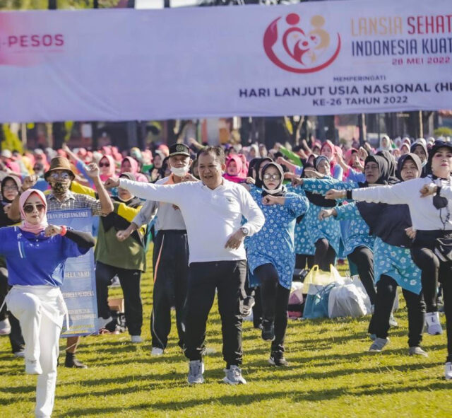 Hari Lanjut Usia Nasional, Bupati Jember Kumpulkan 3500 Lansia di Alun-alun