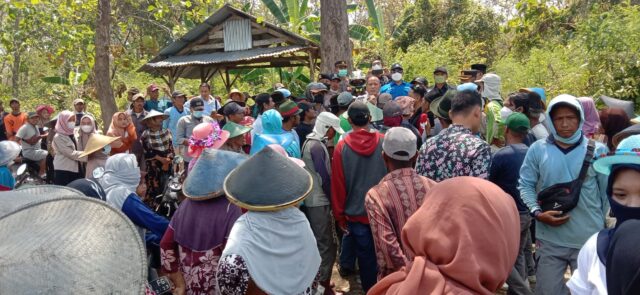 Aksi Demo di Waduk Ring Dike Lamongan Ricuh, Seorang Pengacara Dikeroyok Massa