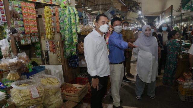 Harga Telur di Surabaya Meroket, Pemkot Siapkan Operasi Pasar