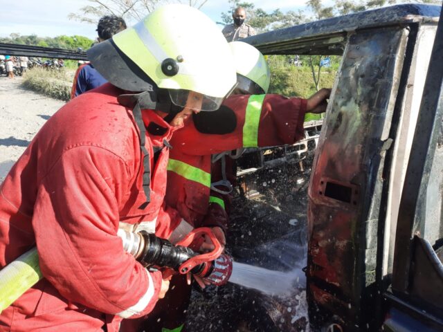 Mobil Pikap di Blitar Hangus Terbakar, Akibat Konsleting Arus Pendek