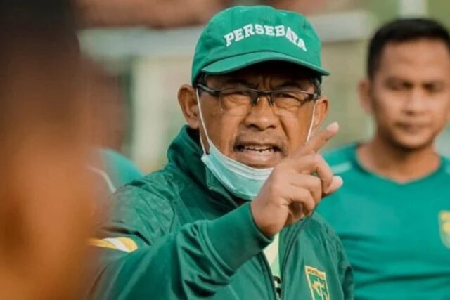 Pelatih Aji Santoso Sesalkan Wasit Laga Borneo FC vs Persebaya tak Tegas