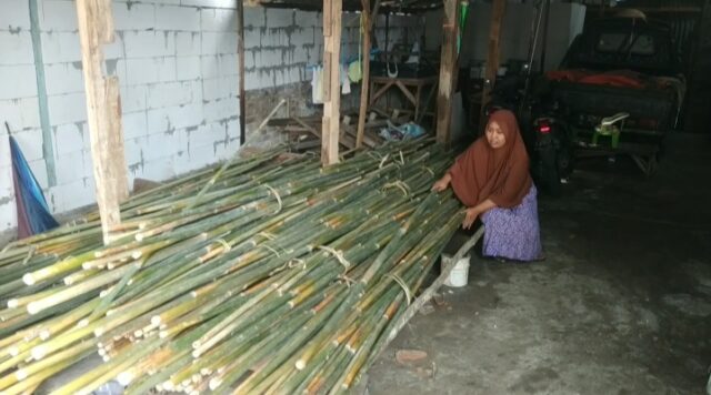 Jelang HUT Kemerdekaan Penjual Bambu di Pasuruan Ketiban Rezeki