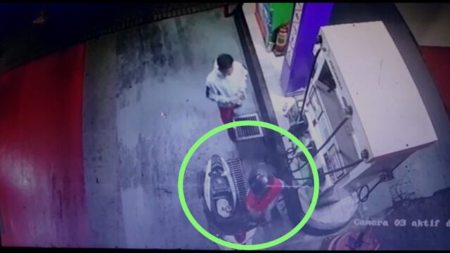 Perampas Uang Petugas SPBU Kedurus Surabaya Terekam CCTV