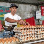 Harga Telur Ayam di Pasar Tradisional Kediri Turun