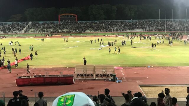 Kekalahan Persebaya Diwarnai Suporter Jebol Pagar hingga Rusak Fasilitas Stadion