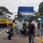 Tiga Truck Alami Kecelakaan Beruntun di Pasuruan, Sopir Terjepit Body Truck