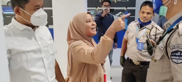 Nasabah Ngamuk di Kantor Garda Oto Surabaya Gara-gara Klaim Asuransinya Ditolak