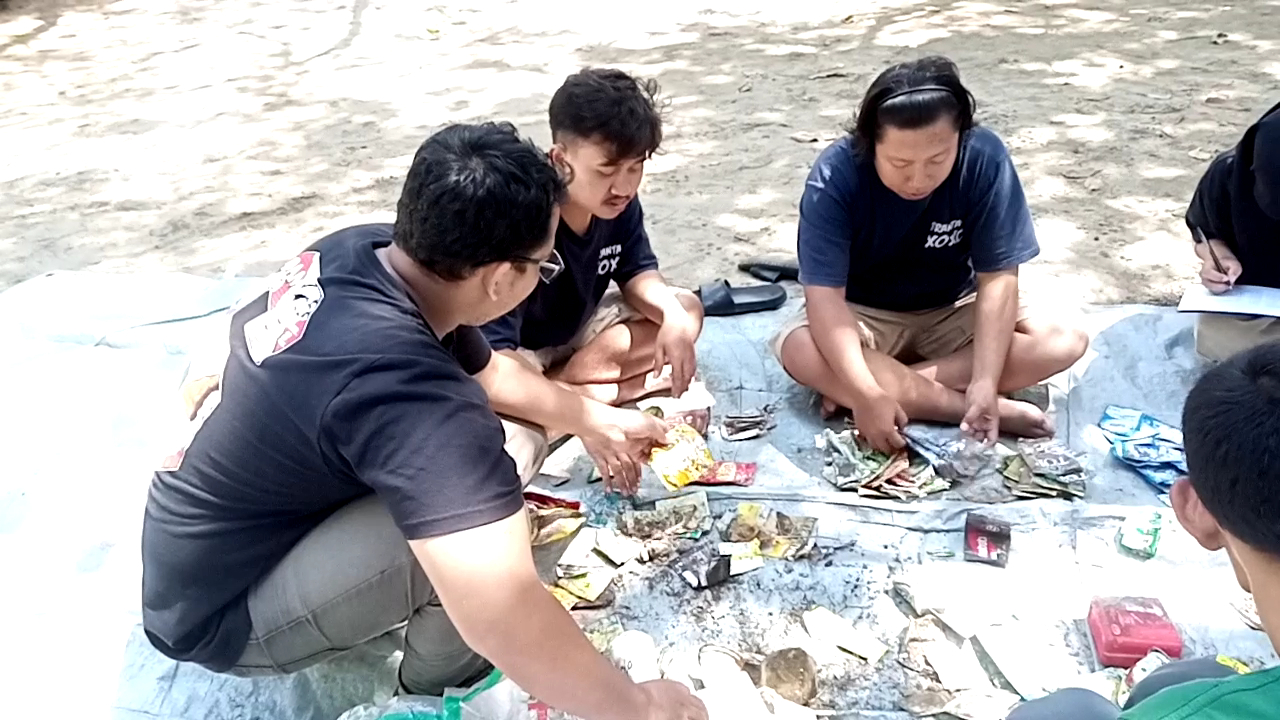 Sampah Plastik dari 5 Produsen Besar Cemari Pantai Tulungagung