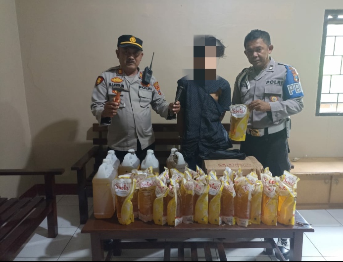 Pelaku pencurian minyak goreng di Pasuruan diamankan polisi.
