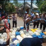 Polres Pasuruan Salurkan 25.000 Liter Air Bersih di Dua Desa Kekeringan