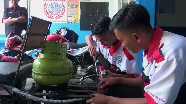 Siswa SMK di Jember Merakit Motor Berbahan Bakar Elpiji, Lebih Irit