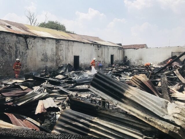 Pabrik Furniture di Mojokerto Habis Terbakar