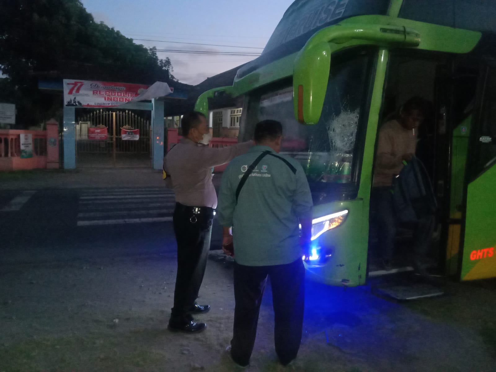 Pegowes di Tulungagung Tewas Tertabrak Bus Gunung Harta