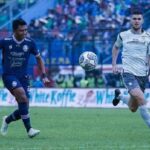 Arema FC Dipermalukan Persib di Kandang, Ini Respons Sang Pelatih Anyar