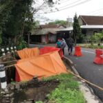 Diguyur Hujan Deras, Talud Jalan Muara Tikus Kota Blitar Ambrol