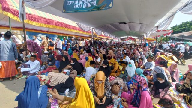 Ribuan Jemaah Padati Haul Kiai Abdul Hamid Ke-41 di Kota Pasuruan