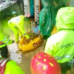 Ratusan Petugas Diterjunkan untuk Evakuasi Korban Banjir di Blitar
