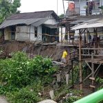 Dampak Banjir, Sejumlah Rumah Warga di Blitar Terancam Longsor