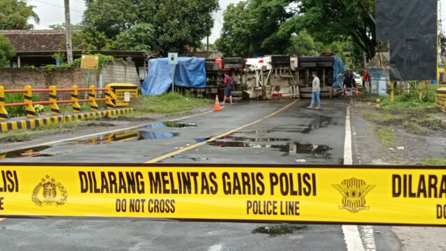 Malang Blitar Macet Total, Polisi Alihkan Lewat Jalur Selatan