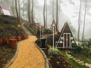 Locca Lodge Trawas, Penginapan Glamping yang Instagenic di Mojokerto