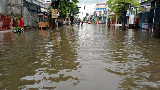Hujan Deras 18 Jam, Lima Kecamatan di Blitar Terendam Banjir
