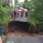 Diterjang Banjir, Jembatan Penghubung Antardusun di Jember Putus