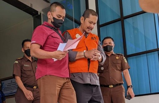 Tersandung Kasus Korupsi Dana KUBE, Kepala Bakesbangpol Bondowoso Ditahan