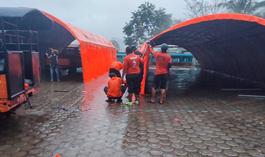 Atap SDN di Jember Ambruk Diduga Akibat Curah Hujan Tinggi