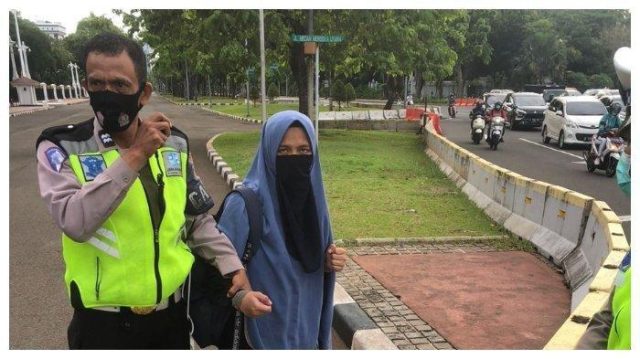 Perempuan Bersenjata Api di Depan Istana Merdeka Jakarta Mengaku Dapat Wangsit