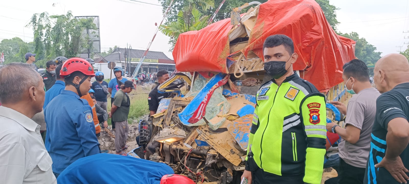 Truk Tabrak Pantat Tronton di Sidoarjo, Sopir Tewas Terjepit