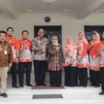 Bupati Jombang Mengapresiasi Para Nakes Teladan RSUD Jombang
