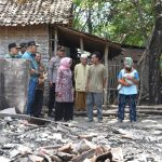 Korban Musibah Kebakaran di Gebangbunder Plandaan Mendapat Perhatian Bupati Jombang