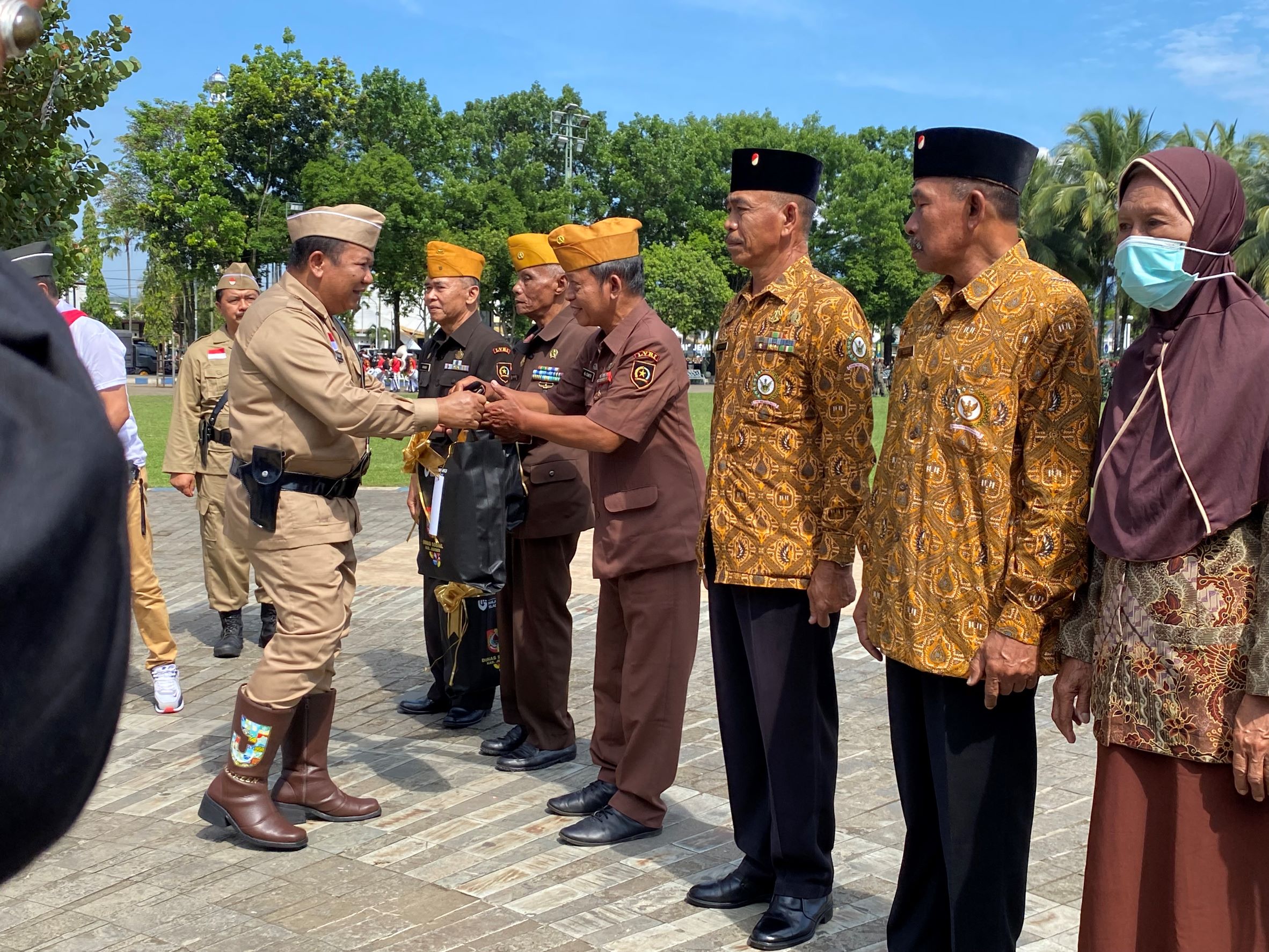 Bupati Hendy Ajak Masyarakat Perangi Kebodohan dan Kemiskinan