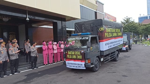 Polda Jatim Kirim 10.570 Paket Sembako Bagi Korban Bencana Gempa di Cianjur