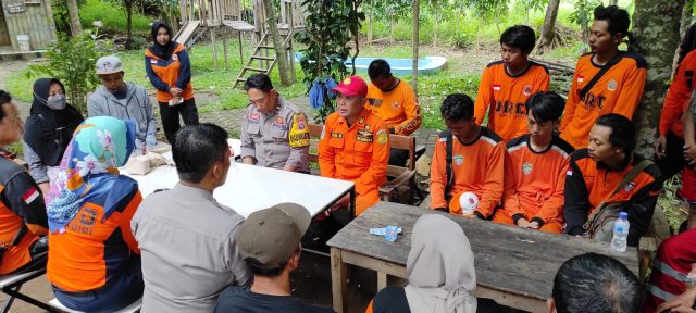 Petugas Gabungan Kediri Hentikan Pencarian Balita yang Hanyut di Sungai Brantas