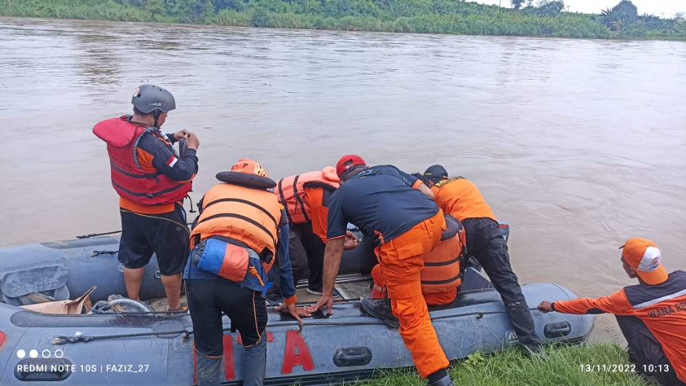 Pencarian Balita Kediri yang Hanyut di Sungai Brantas Hingga Jombang