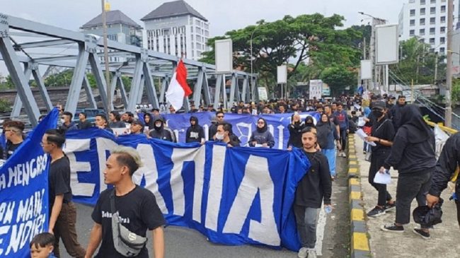 Aremania Turun Jalan, Kawasan Soekarno-Hatta Malang Lumpuh