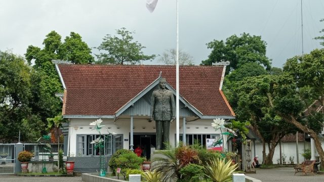 Istana Gebang Blitar Ikon Sejarah Masa Muda Bung Karno