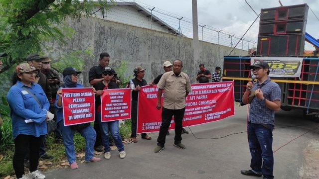Puluhan Warga Demo Tuntut PT Afi Farma di Kediri Ditutup, Ini Alasannya