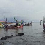 Begini Meriahnya Petik Laut Larung Kepala Sapi yang Digelar Nelayan di Situbondo