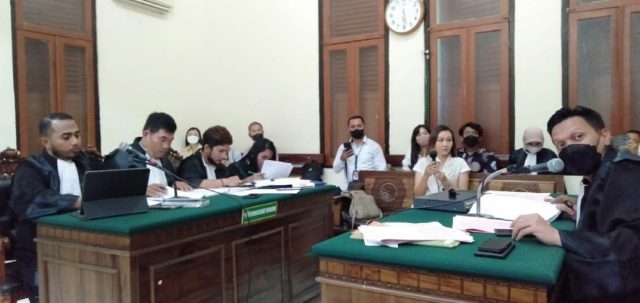 Kasus Pengeroyokan di Showroom Surabaya, Pengacara Nilai Keterangan Saksi Korban Tak Sesuai Fakta