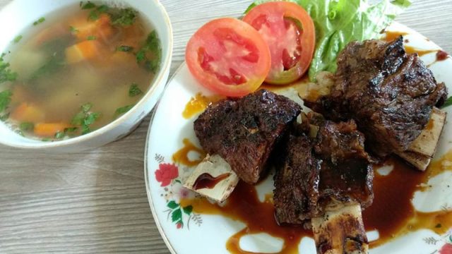 Resep Sop Iga Bakar, Hidangan Spesial untuk Keluarga