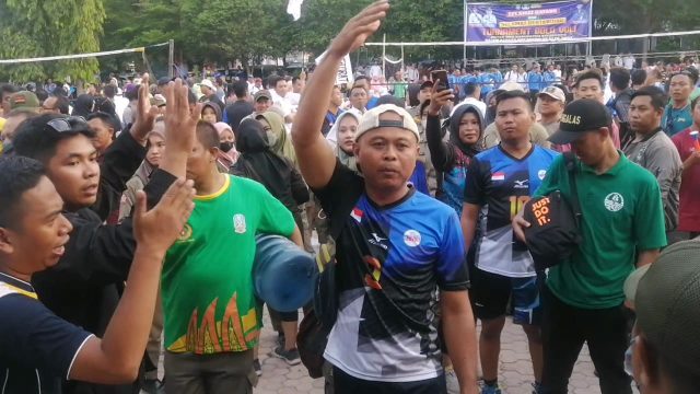 Pertandingan Bola Voli HUT Korpri di Situbondo, Nyaris Terjadi Tawuran