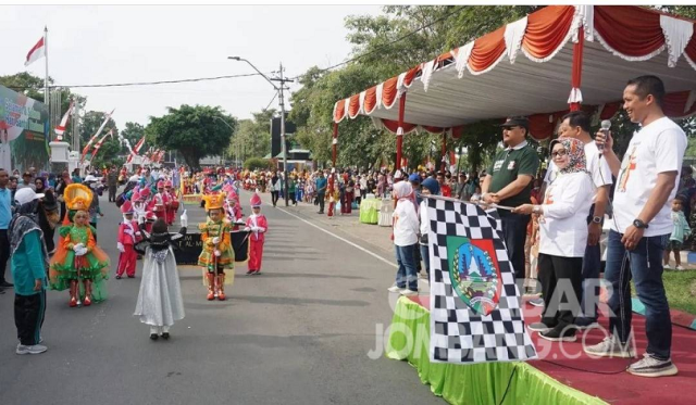 Bupati Jombang Berangkatkan 26 Peserta Festival Drum Band TK/RA 2022
