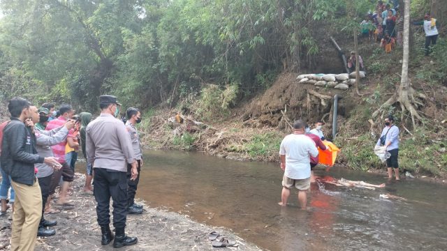 Pemancing di Situbondo Dikejutkan Dengan Mayat di Sungai